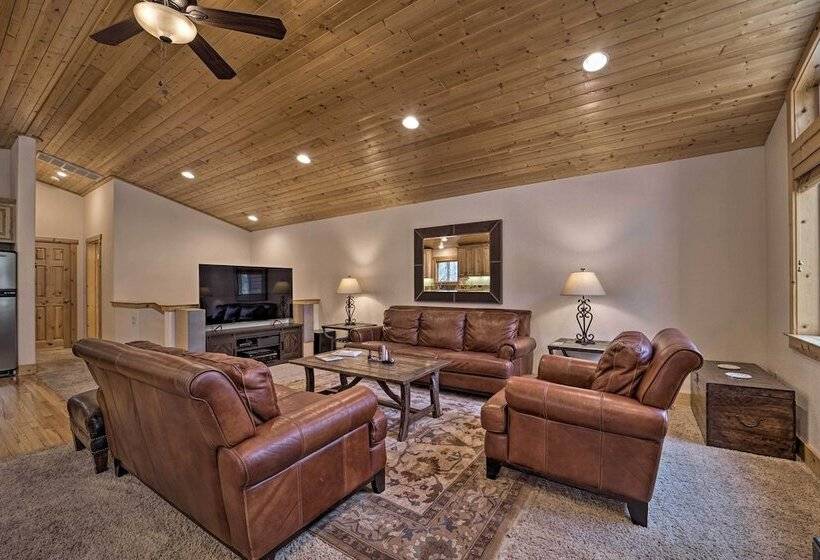 Soda Springs Cabin Near Donner Lake + Ski Resorts!