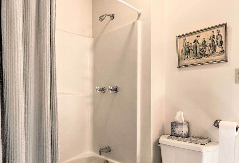 Private Home W/ Hot Tub Near Jay Peak Slopes