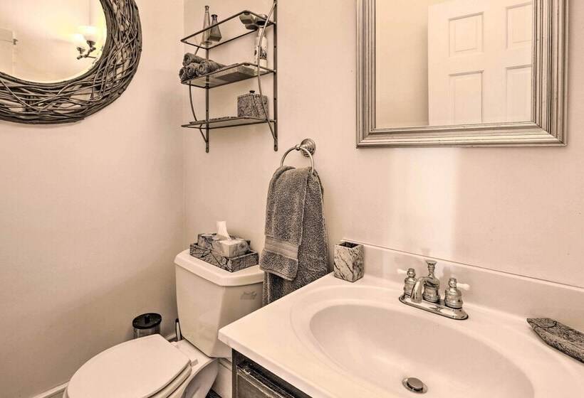 Private Home W/ Hot Tub Near Jay Peak Slopes