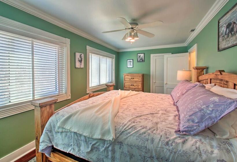 Private Pet Friendly Retreat W/ Pool, Near Oaklawn
