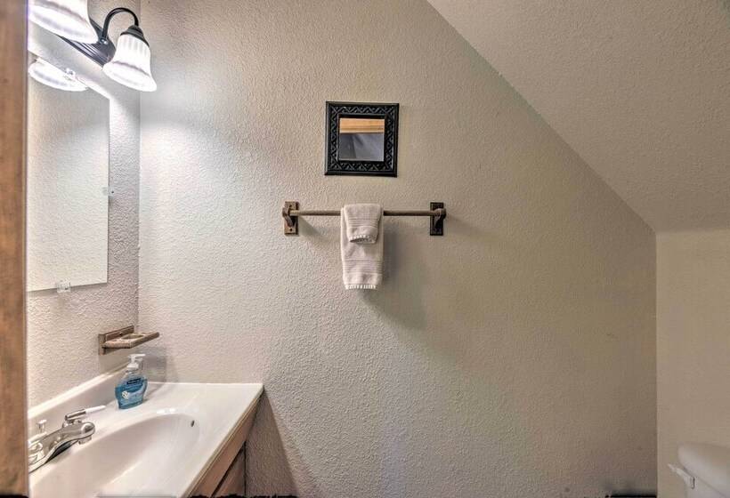 Quaint Cloudcroft Cabin W/ Stunning Forest Views!