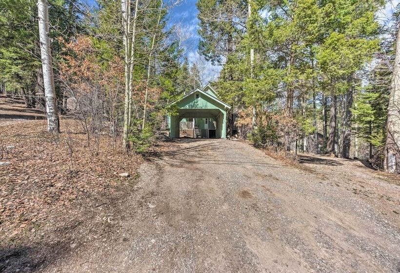 Quaint Cloudcroft Cabin W/ Stunning Forest Views!