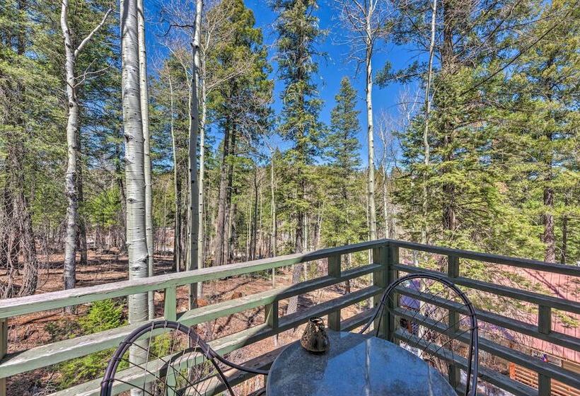 Quaint Cloudcroft Cabin W/ Stunning Forest Views!