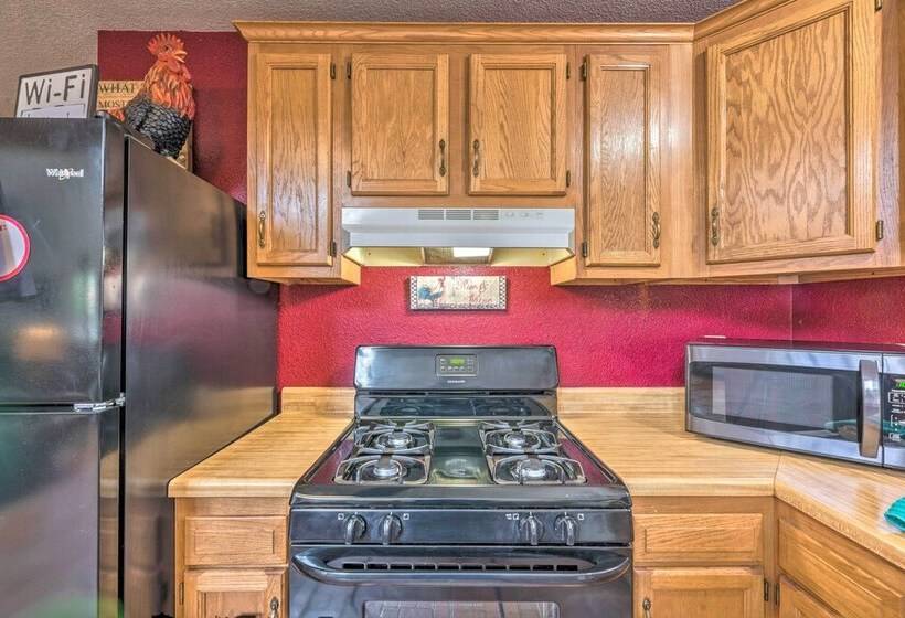 Quaint Cloudcroft Cabin W/ Stunning Forest Views!