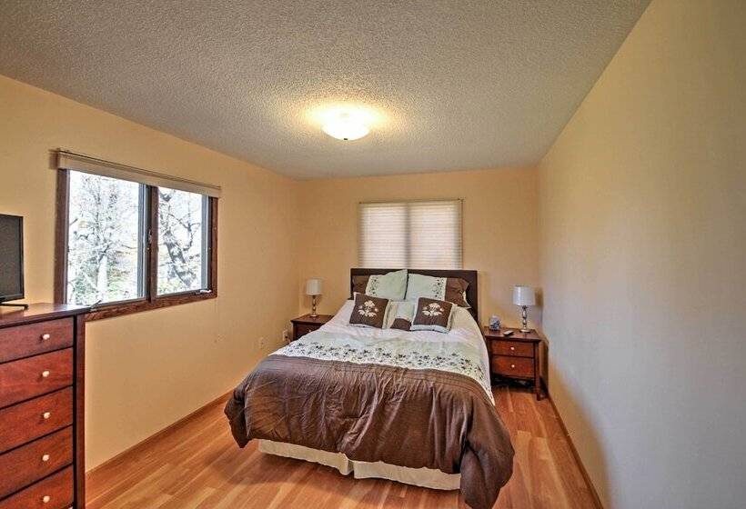 Quaint Duluth Hideaway W/ Private Fenced In Yard!