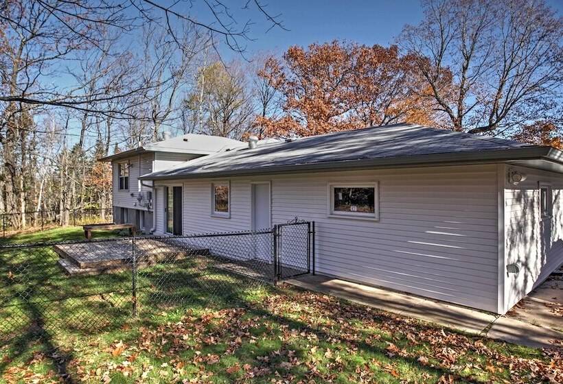 Quaint Duluth Hideaway W/ Private Fenced In Yard!