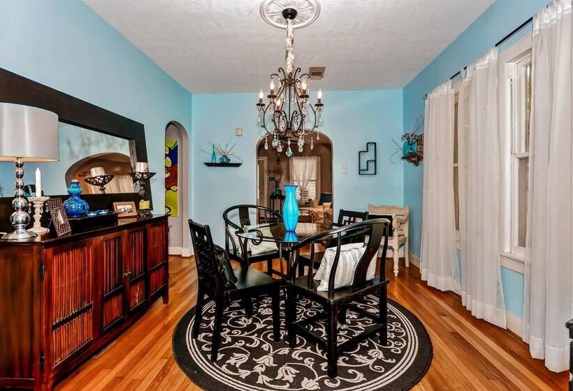 Pet Friendly Galveston Bungalow, 1/2 Mi To Beach!