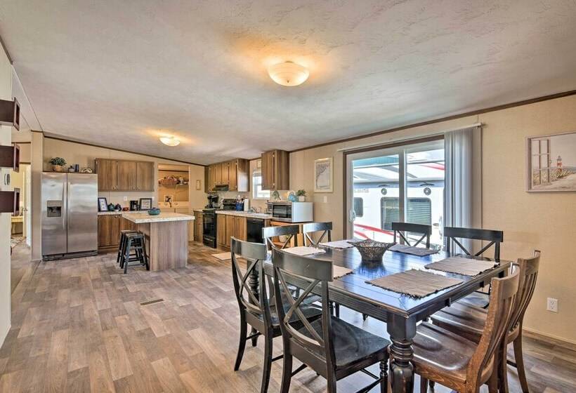 Quaint Port O Connor Home 3 Mi To Beach!