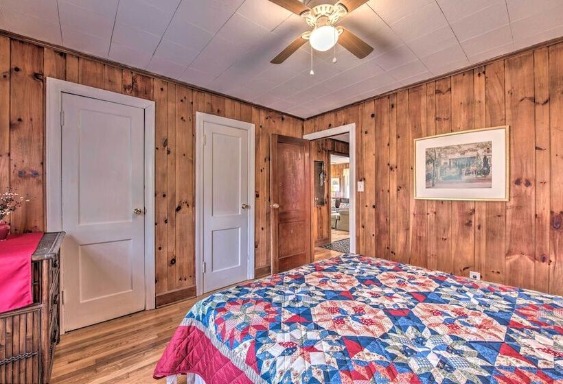 Quaint & Scenic Country Cottage, 3 Mi To New River