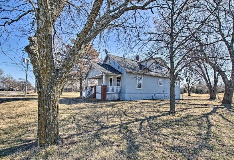 Quiet Family Home   12 Miles To Pomona State Park!