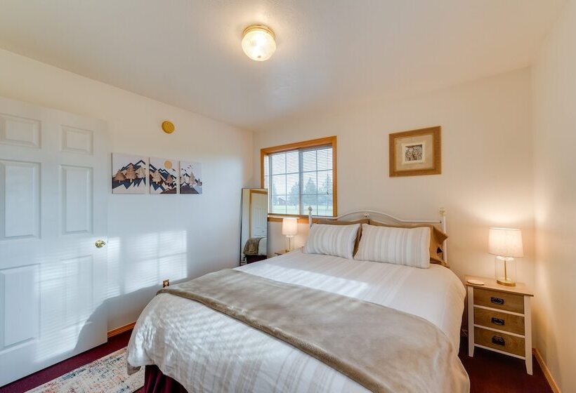 Quiet Island Park Family Home Near Yellowstone!