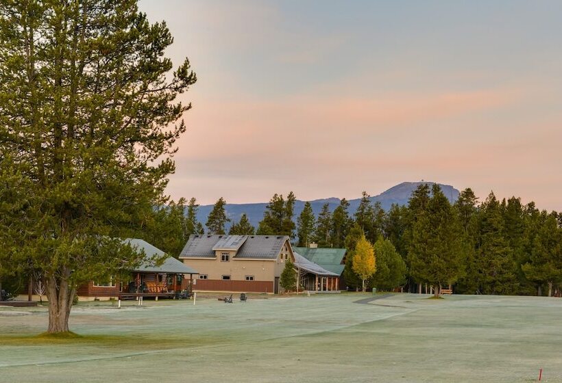 Quiet Island Park Family Home Near Yellowstone!