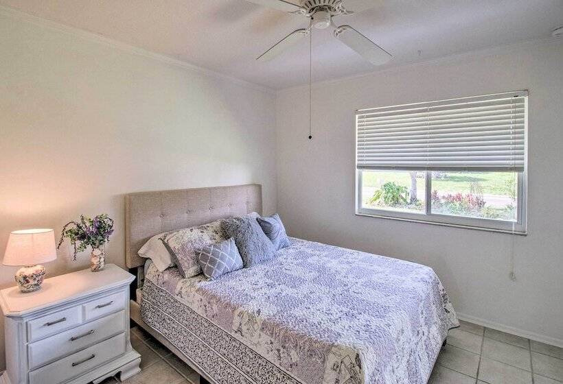 Pet Friendly Sebastian Home On Lake; Golf Nearby