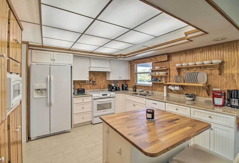 Pet Friendly Sebastian Home On Lake; Golf Nearby