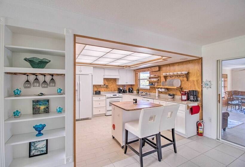 Pet Friendly Sebastian Home On Lake; Golf Nearby