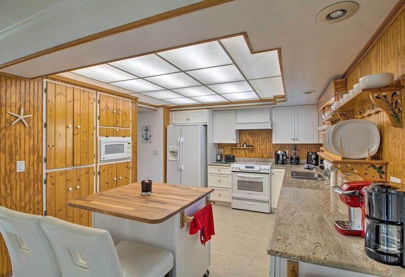 Pet Friendly Sebastian Home On Lake; Golf Nearby