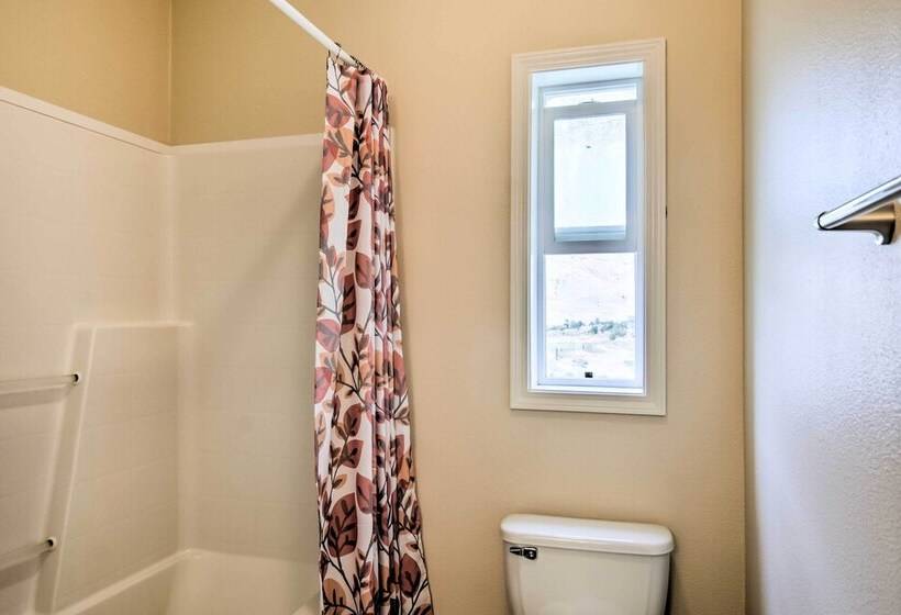 Ranch House In Boulder! Gateway To Nearby Parks!