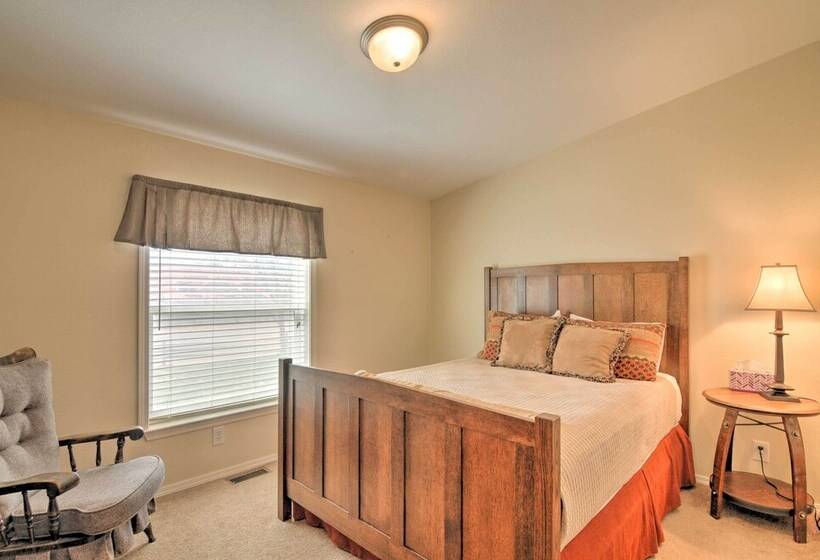 Ranch House In Boulder! Gateway To Nearby Parks!