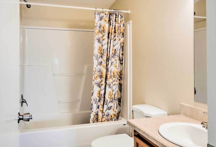 Ranch House In Boulder! Gateway To Nearby Parks!