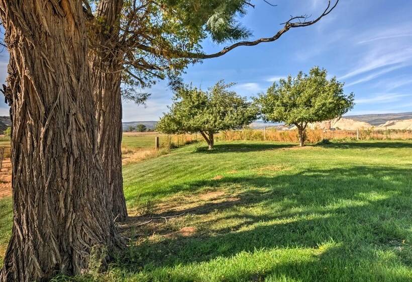 Ranch House In Boulder! Gateway To Nearby Parks!