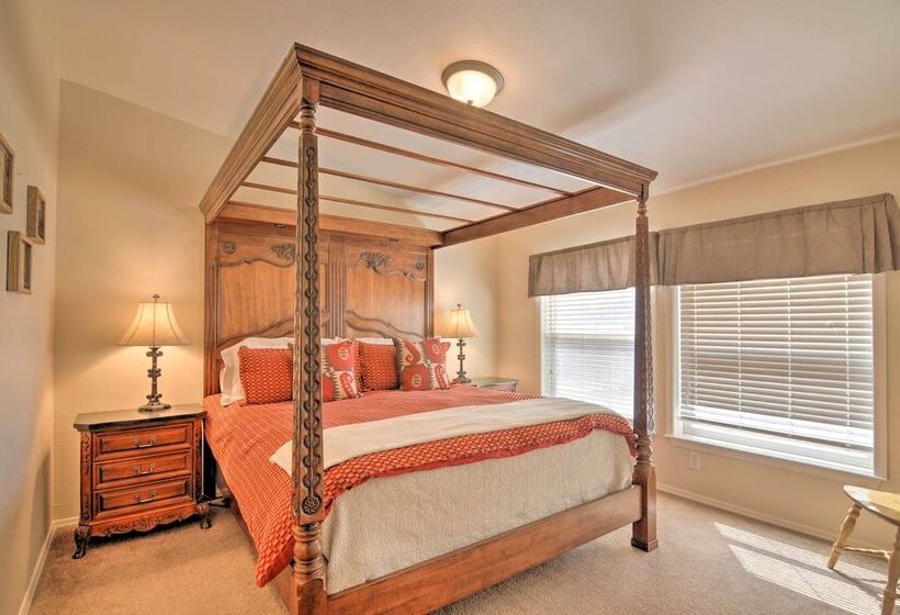 Ranch House In Boulder! Gateway To Nearby Parks!