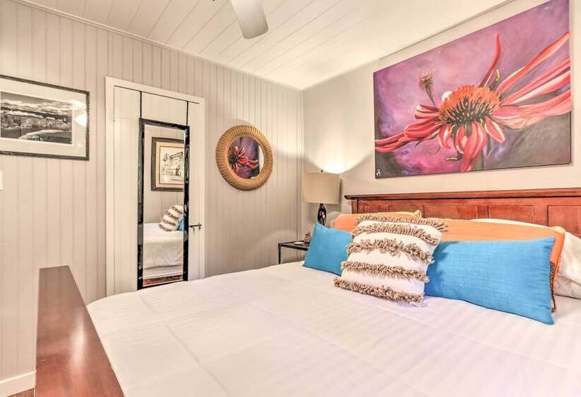 Redwoods Cabin W/ Hot Tub: Walk To Russian River!