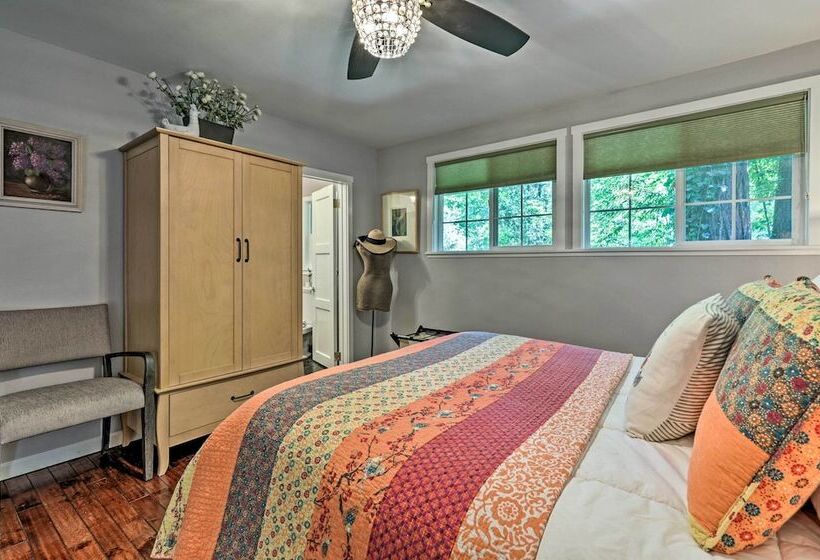 Redwoods Cabin W/ Hot Tub: Walk To Russian River!