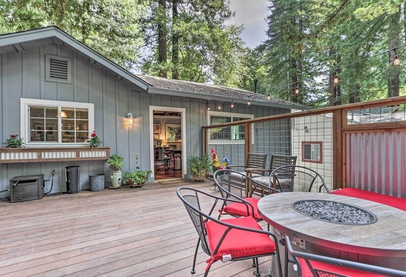 Redwoods Cabin W/ Hot Tub: Walk To Russian River!