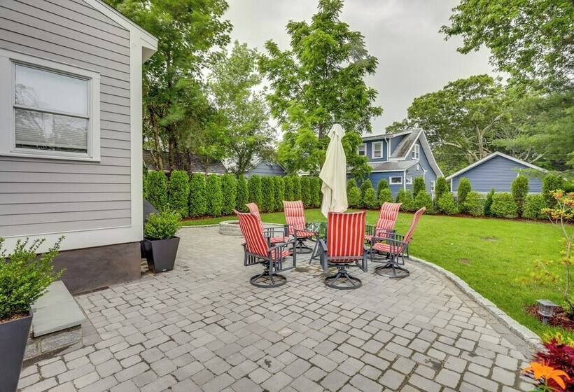 Renovated Barrington Cottage W/ Beach Access!
