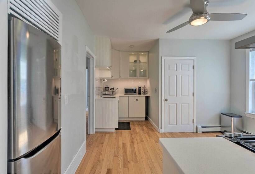 Renovated Barrington Cottage W/ Beach Access!