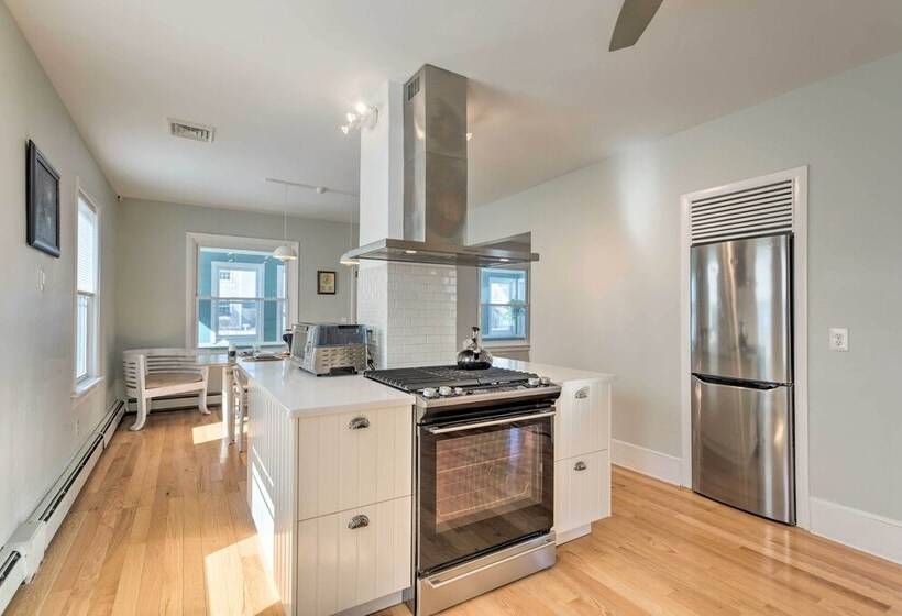 Renovated Barrington Cottage W/ Beach Access!