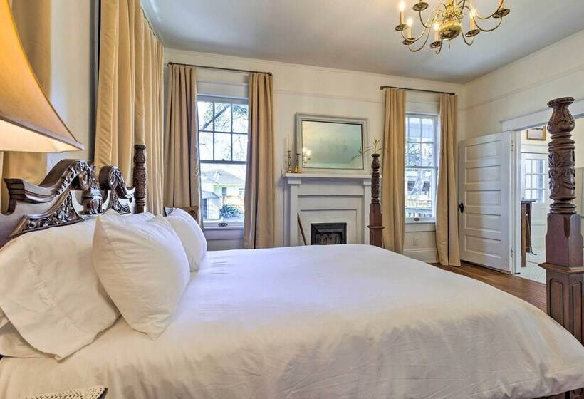 Renovated Historic Home W/ Yard: 2 Mi To Dtwn