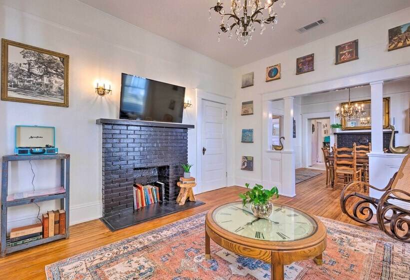 Renovated Historic Home W/ Yard: 2 Mi To Dtwn