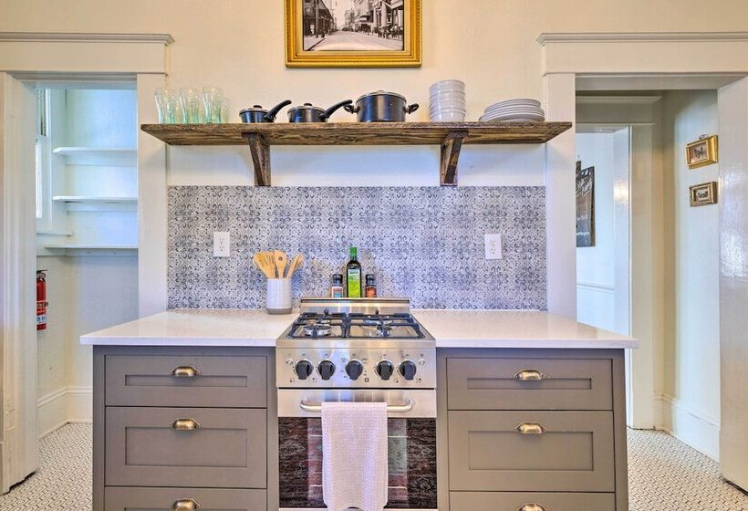 Renovated Historic Home W/ Yard: 2 Mi To Dtwn