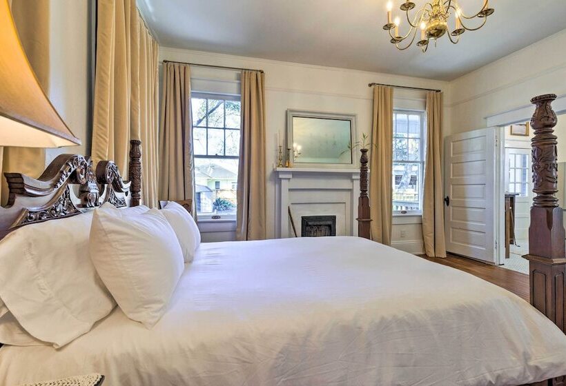 Renovated Historic Home W/ Yard: 2 Mi To Dtwn