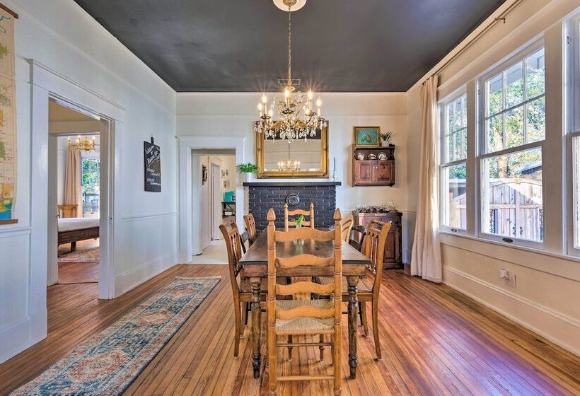 Renovated Historic Home W/ Yard: 2 Mi To Dtwn