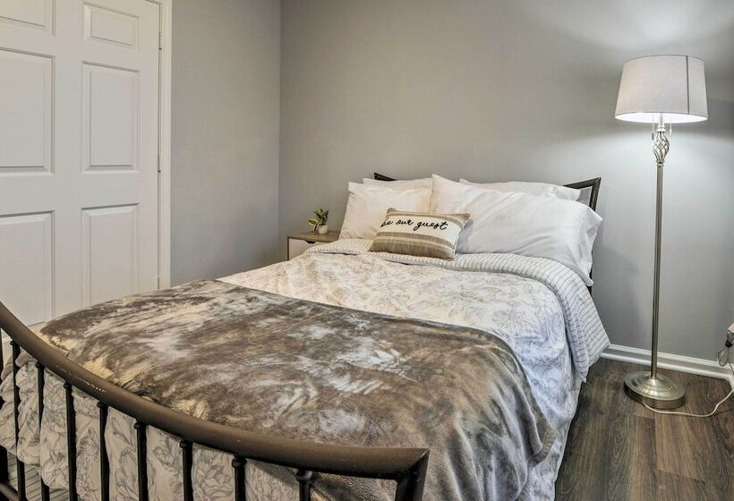 Renovated Raleigh Home 1/2 Mi To Downtown!