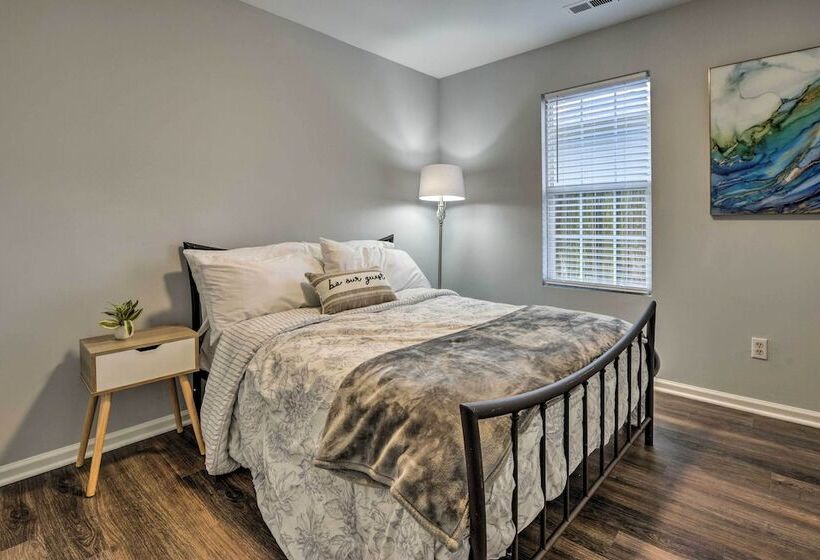 Renovated Raleigh Home 1/2 Mi To Downtown!