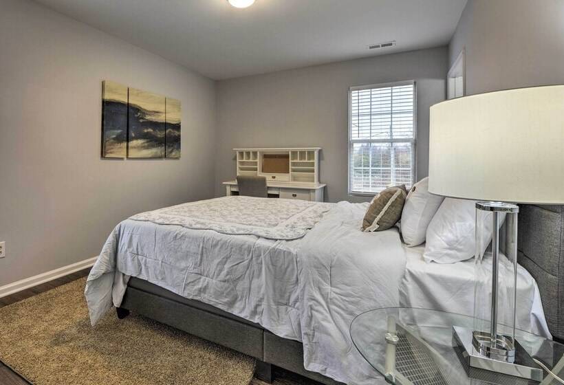 Renovated Raleigh Home 1/2 Mi To Downtown!