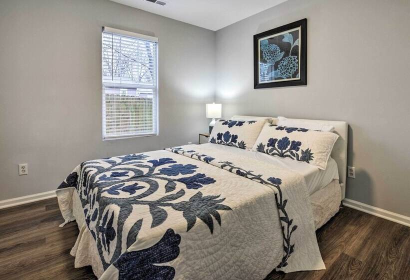 Renovated Raleigh Home 1/2 Mi To Downtown!