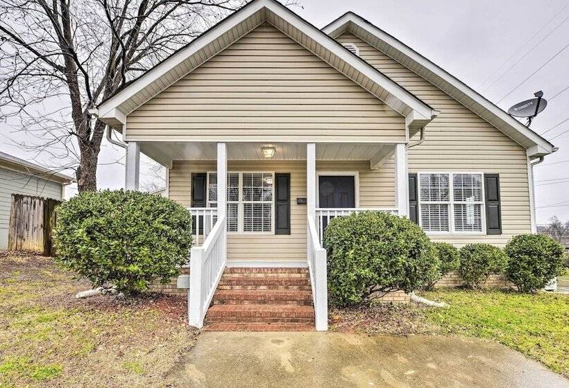 Renovated Raleigh Home 1/2 Mi To Downtown!