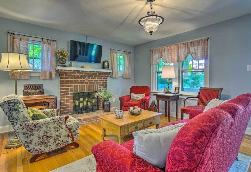 Restored Mars Hill Home On 1 Acre: Walk To Town!