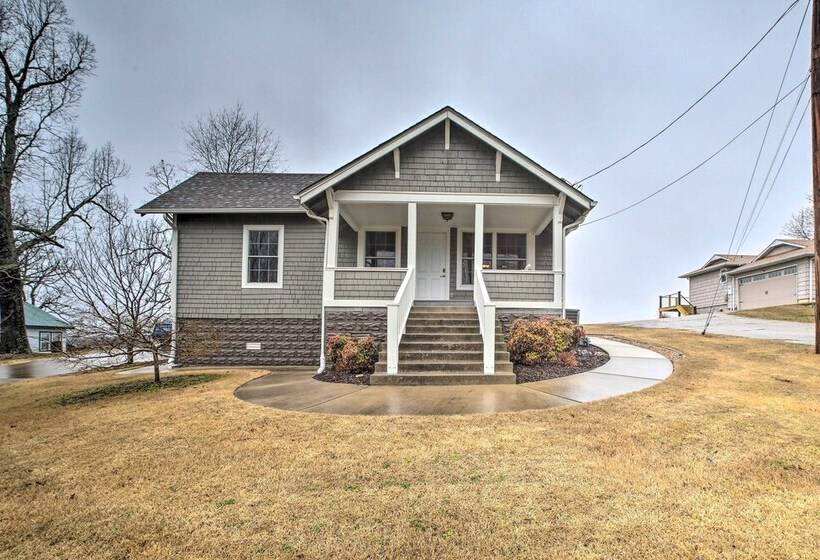 Riverfront Arkansas Retreat Near Fishing & Hiking!