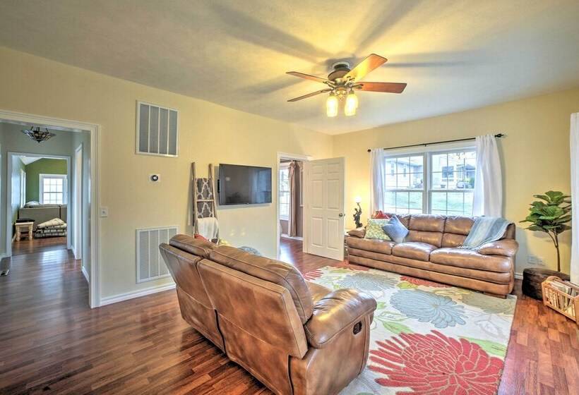 Riverfront Arkansas Retreat Near Fishing & Hiking!