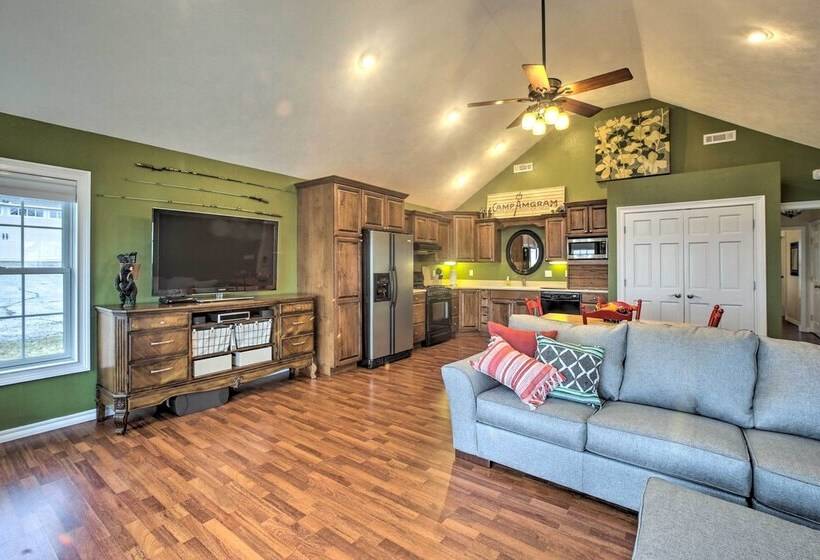 Riverfront Arkansas Retreat Near Fishing & Hiking!