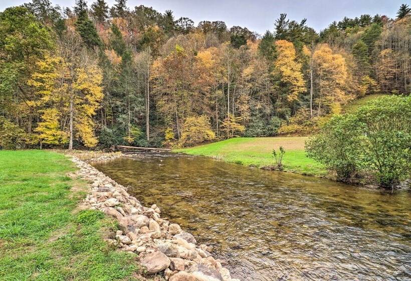 Riverfront Hideaway W/ Mtn Views In Marshall!