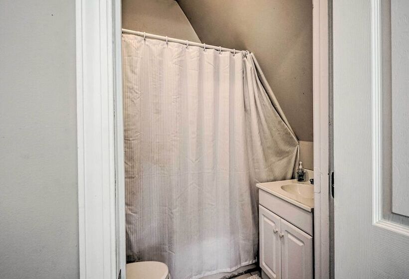 Riverfront Retreat On 4 Acres W/ Private Dock