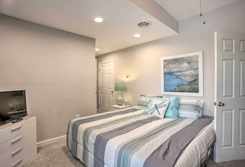 Riverfront Retreat On 4 Acres W/ Private Dock