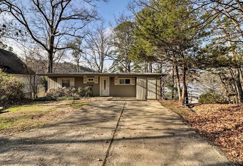 Riverfront Deck + Fire Pit: Hot Springs Retreat!