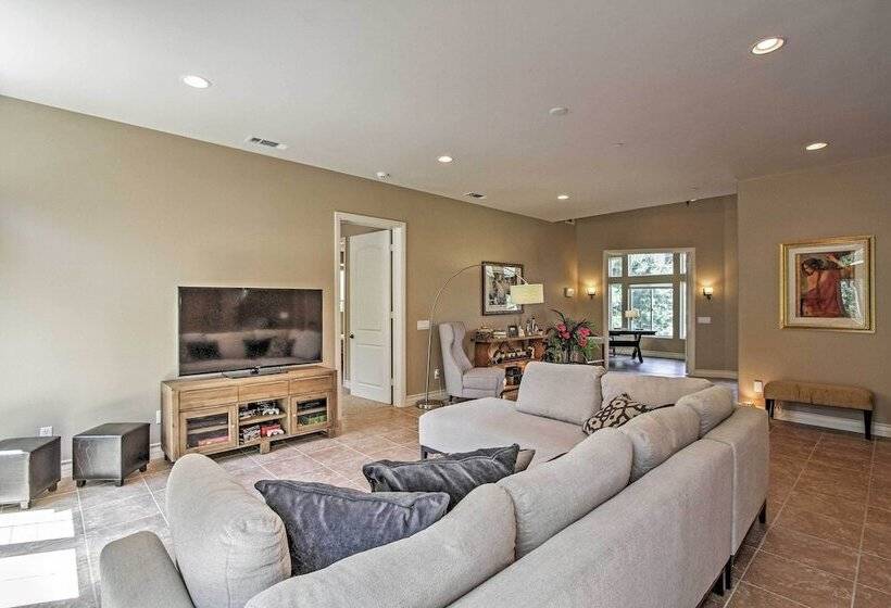 Roomy Home W/ Deck, 5 Mi To Lake Arrowhead Village